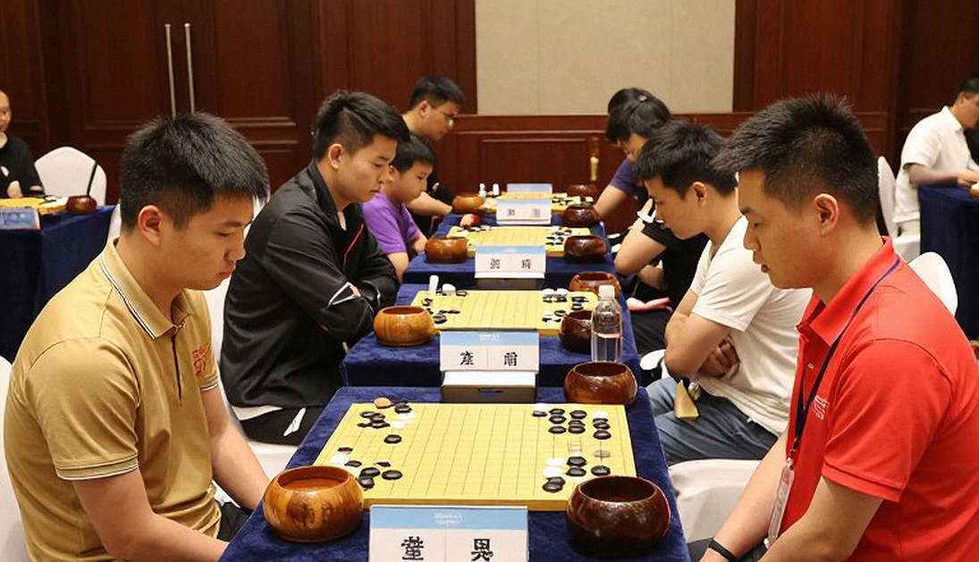 Carlsen Names Sindarov the Favourite Ahead of the World Chess Throne Carlsen Names Sindarov the Favourite Ahead of the World Chess Throne