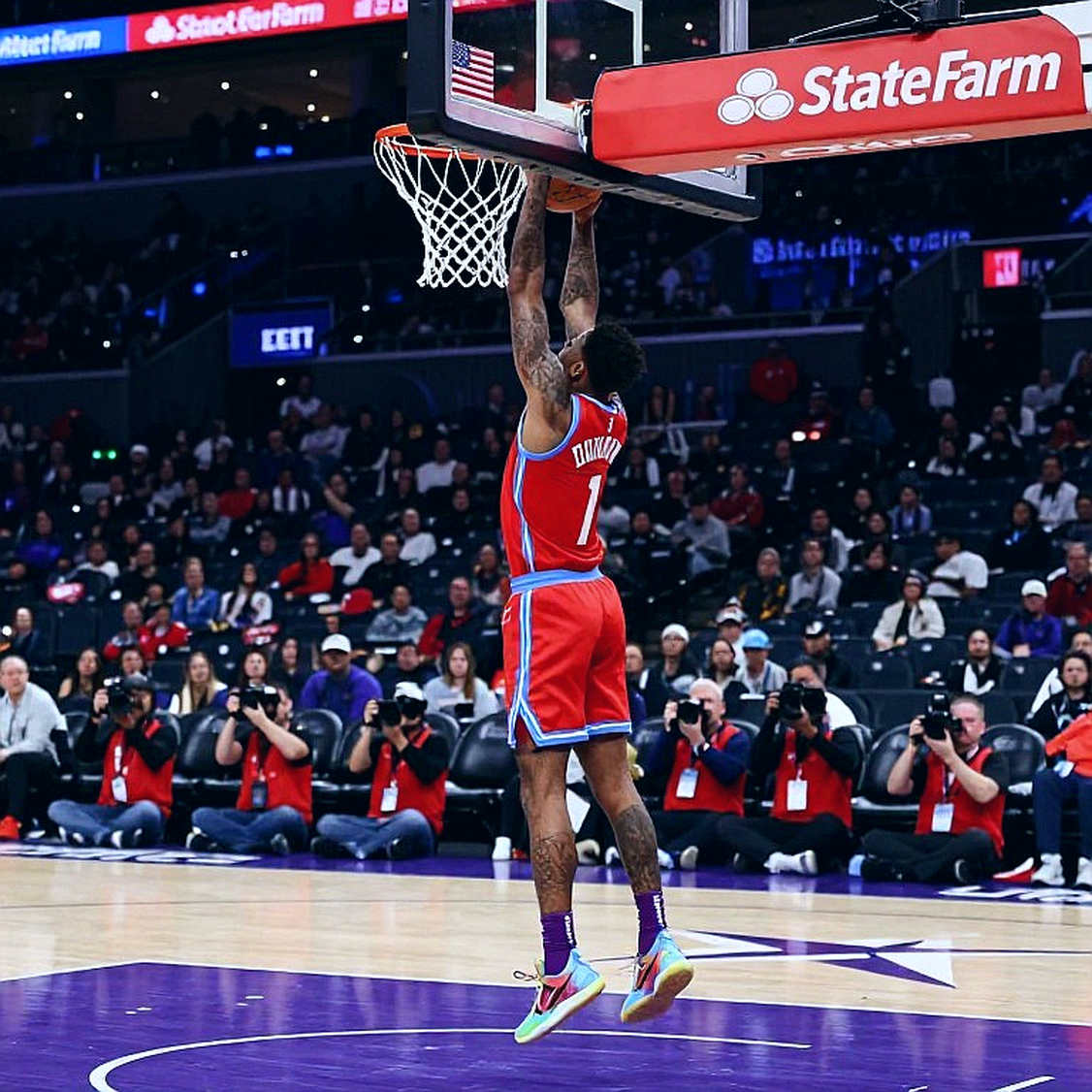 Sabonis rục rịch rời Kings, Hornets săn đón gắt gao