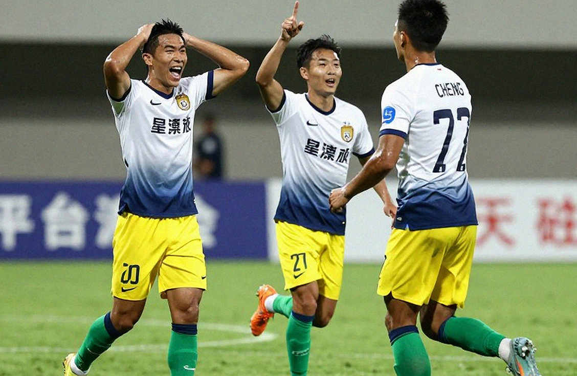 The Payroll Doesn't Lie: Vietnamese Women's Football and the Counterattack from the Empty Training Room The Payroll Doesn't Lie: Vietnamese Women's Football and the Counterattack from the Empty Training Room