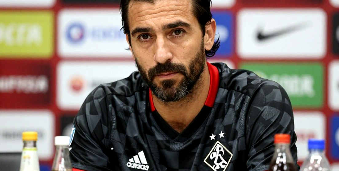Villa and Forest: When a Crowded Defensive Puzzle Becomes a Draw of Knee Caps Villa and Forest: When a Crowded Defensive Puzzle Becomes a Draw of Knee Caps